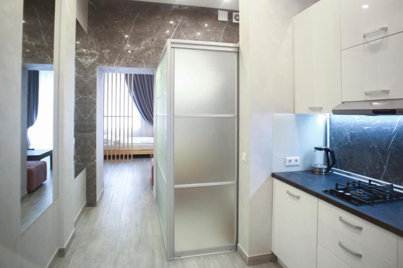 Leogrand Apartment On Drohobycha 4 Lviv Exterior photo